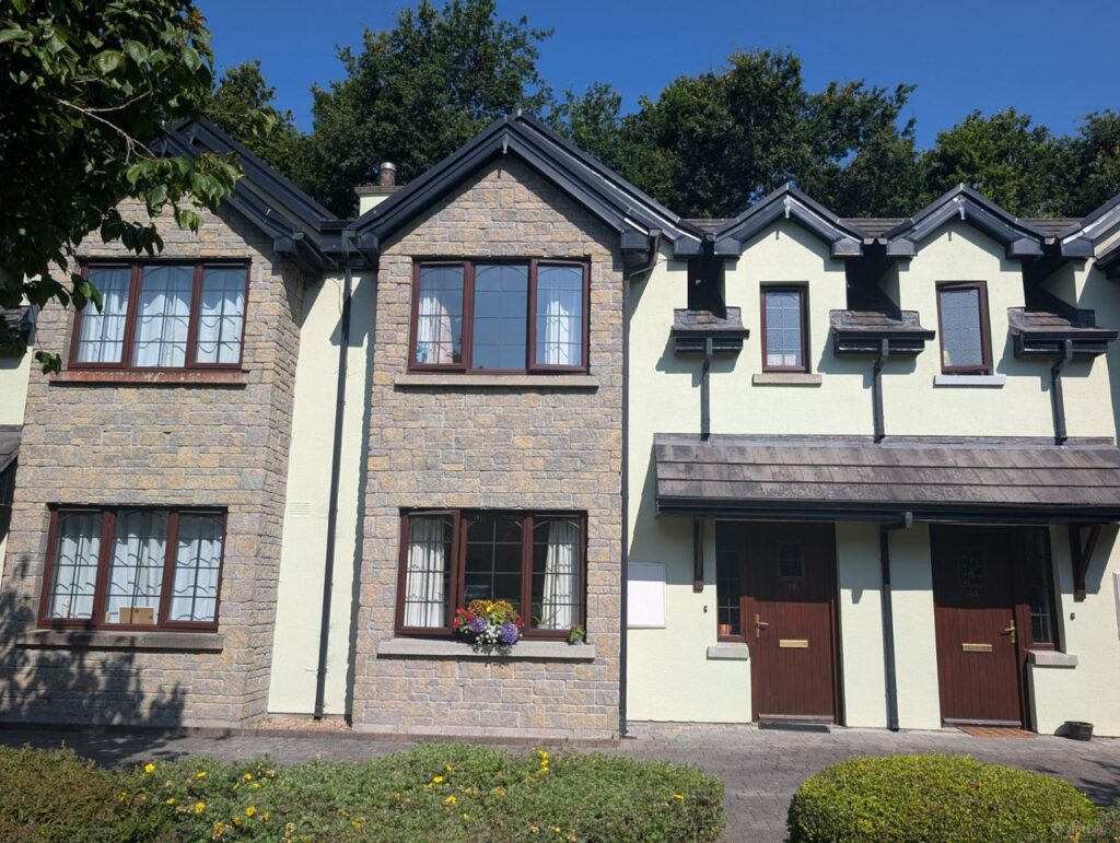 16 Mac Raghnaill Court, Lough Rinn, Gortletteragh, Co. Leitrim