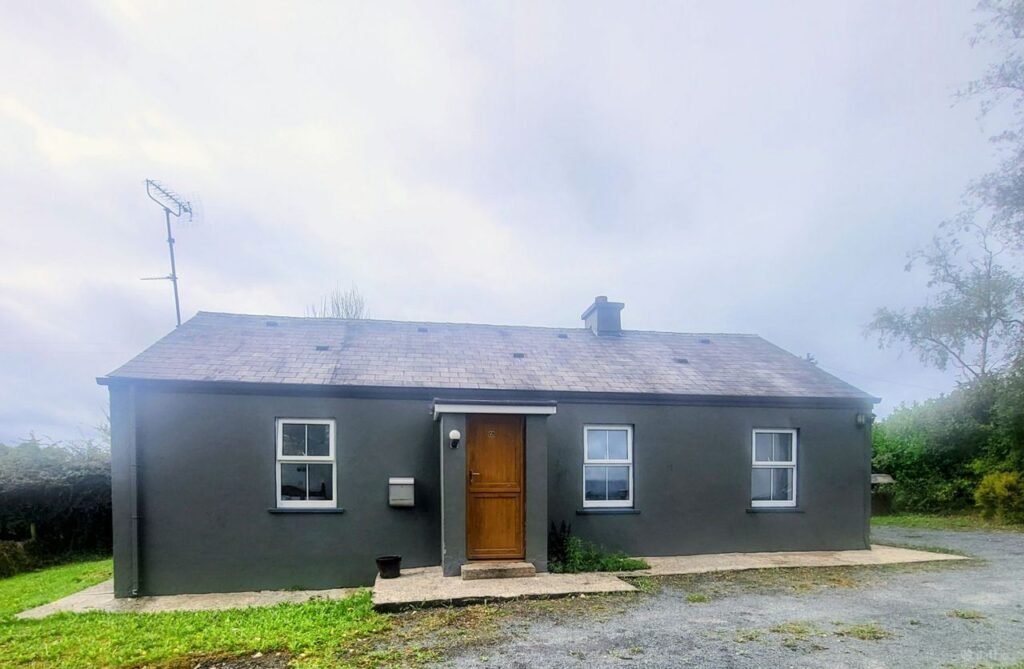 6 Loughbran Cottages, Grange, Carrick-on-Shannon, Co. Leitrim